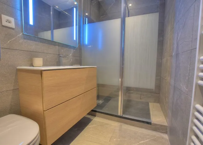 2p Avec Grande Terrasse, Situation Idéale / Vieille *